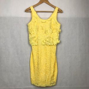 Filly Flair Sleeveless Dress Women's Size M Yellow Lace Floral Summer Beach